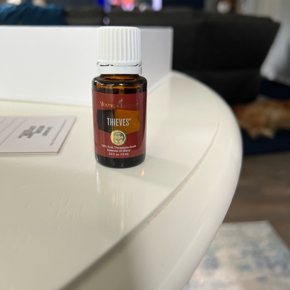 Thieves Essential Oil - .50 fl oz - Picture 6 of 7